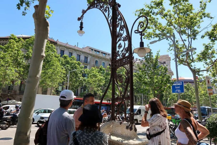 Barcelona: Gaudi Tapas & Wine Tasting Small Group Tour - Key things worth knowing before you go