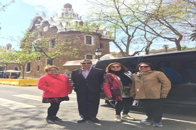 Barcelona Gaudi Tour: Sagrada Familia, Casa Batllo & Casa Mila - Stop 3: Sagrada Familia and why you should plan your attention