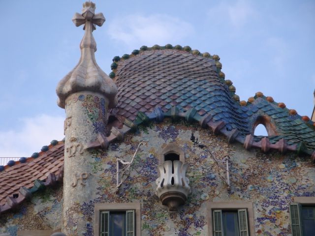 Barcelona: German City Tour from Gaudí's Perspective - The guide experience: German focus, real answers, no nonsense