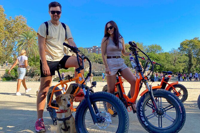 Barcelona: German guided tour by bike or e-bike - Arc de Triomf and Ciutadella Park: a strong, scenic kickoff