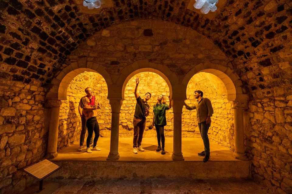 Barcelona: Girona Private Guided Tour by High-Speed Train - Eiffel Bridge and the Onyar River: your best photo route