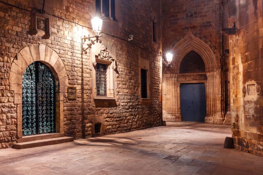 Barcelona: Gothic Quarter and Flamenco Show (Small Group) - Language Options: Why It’s More Than Comfort