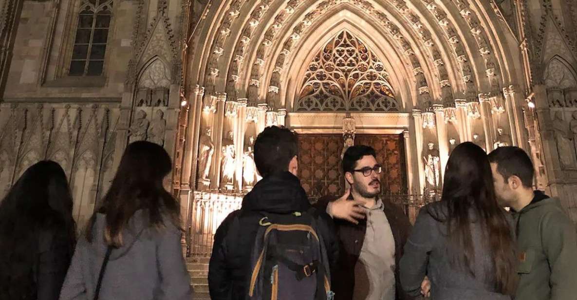 Barcelona: Gothic Quarter By Night Guided Walking Tour - Meeting Outside Hard Rock Cafe and Finding Your Green-Umbrella Guide