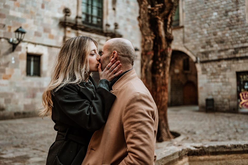 Barcelona: Gothic Quarter Cinematic Photoshoot and Guide - Hidden Spots, a Secret Panoramic View, and a Garden Pause