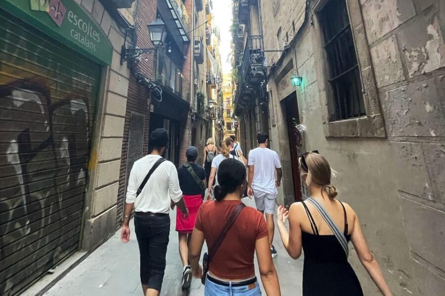 Barcelona: Gothic Quarter Gems Private Walking Tour - Key highlights to know before you go