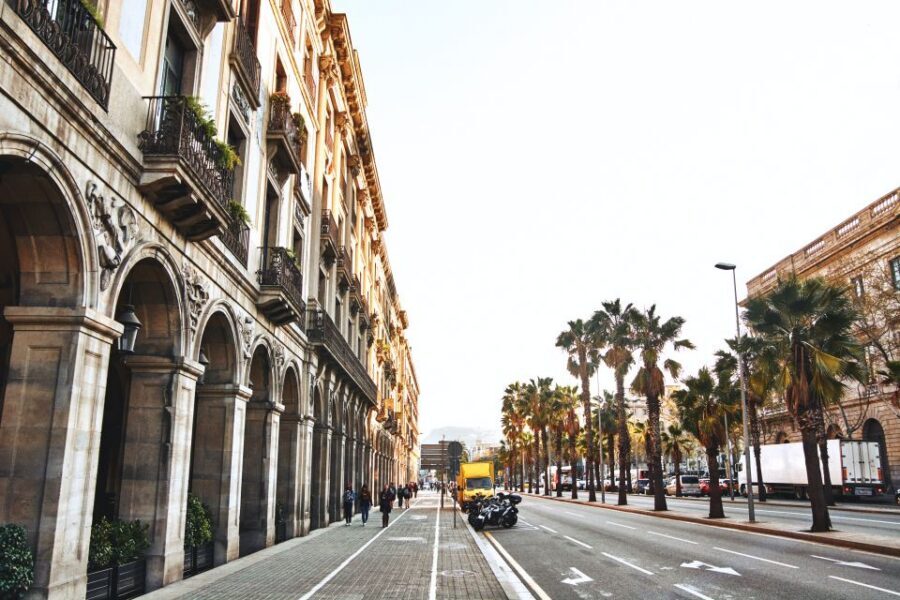 Barcelona: Gothic Quarter & La Sagrada Familia Private Tour - Timing, pacing, and where you have control