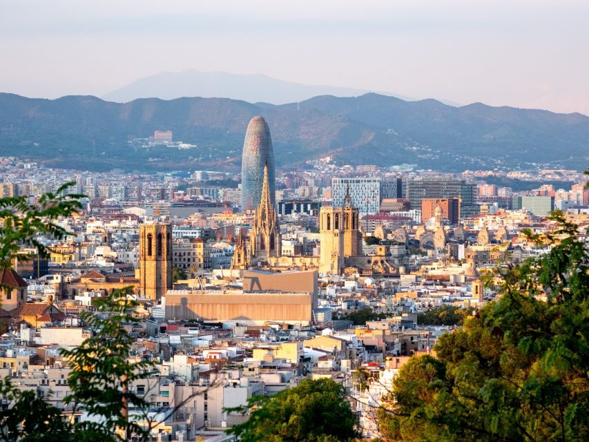 Barcelona: Gothic Quarter & La Sagrada Familia Private Tour - Price and value: is $294 per person a fair deal?