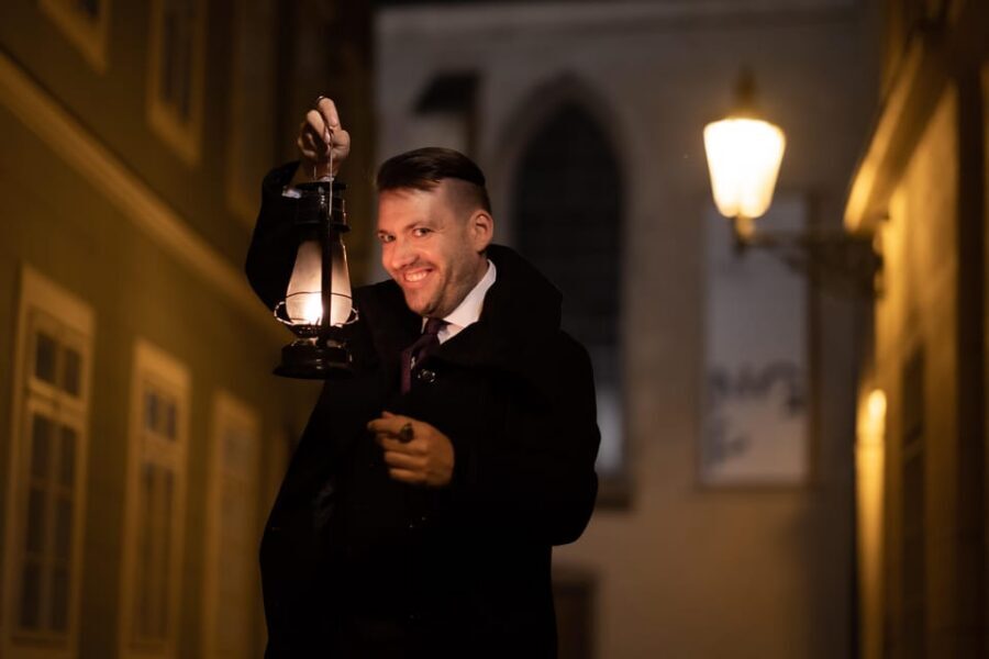 Barcelona: Gothic Quarter Night Walk Mysteries and Legends - Pont del Bisbe to Placa Sant Felip Neri: narrow streets that shape the story