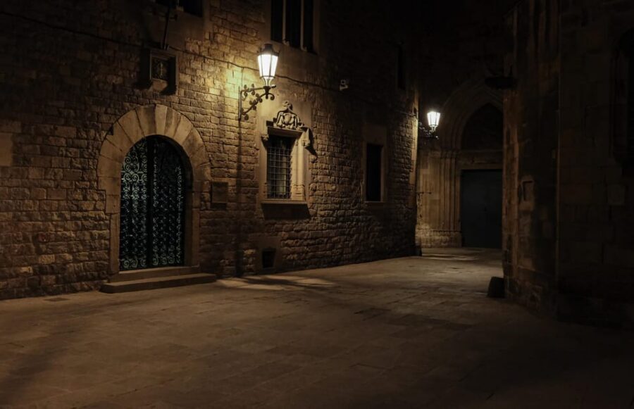 Barcelona: Gothic Quarter Night Walk Mysteries and Legends - Placa del Rei: inquisitions and the darker tales that stick