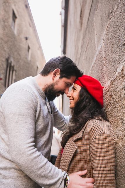 Barcelona: Gothic Quarter Private Photoshoot Experience - Gothic Quarter Photo Magic: What Makes This Session Different