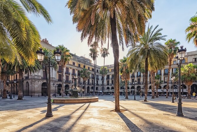 Barcelona Gothic Quarter Scavenger Hunt and City Highlights Walking Tour - The route in 7 stops: what each place does for the game