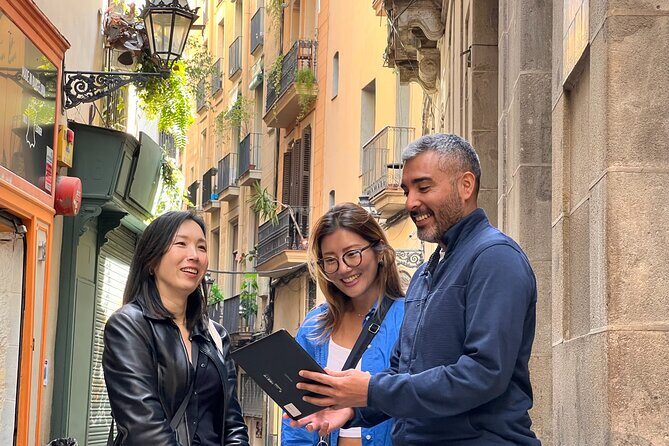 Barcelona Gothic Quarter Tour (Small Group) - Barcelona City Hall and the charming square finish that’s made for pictures