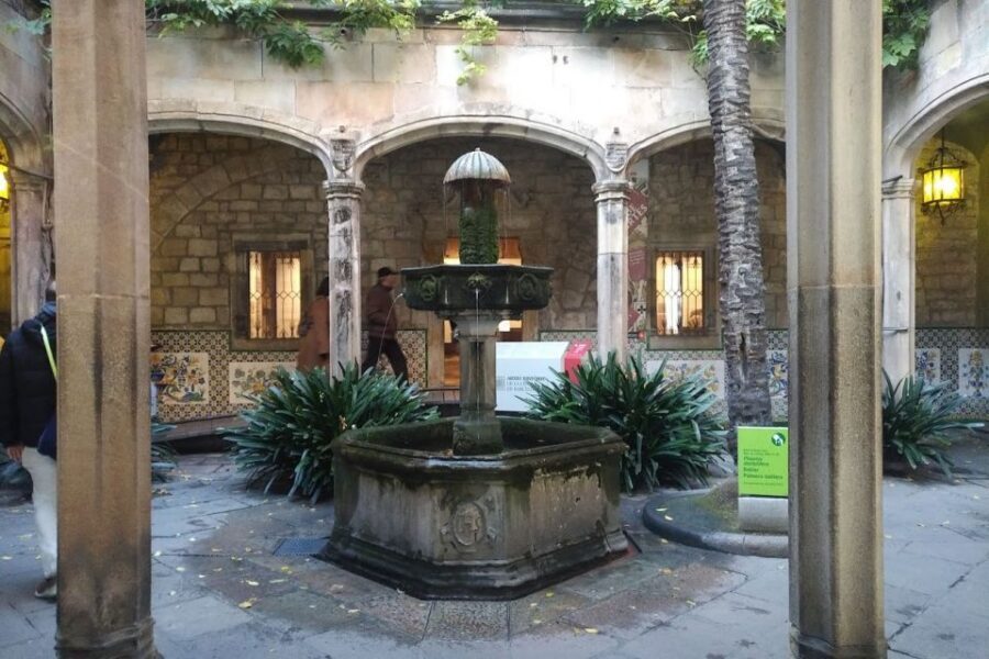 Barcelona: Gothic Quarter Walking Tour with Optional Pintxos - Plaças del Rei and del Pi to Sant Jaume: Power, Faith, and Catalonia’s Symbols