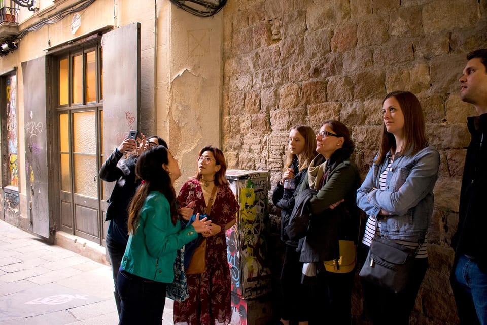 Barcelona: Gothic Quarter's Deepest Secrets Tour and Sangria - Barcelona Cathedral Area: Seeing Power, Not Just Stone