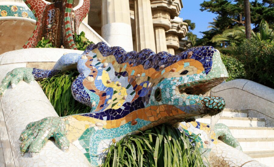 Barcelona: Guell Park Small-Group Tour & Dragon Stairway - Key things you’ll notice on this Parc Güell tour