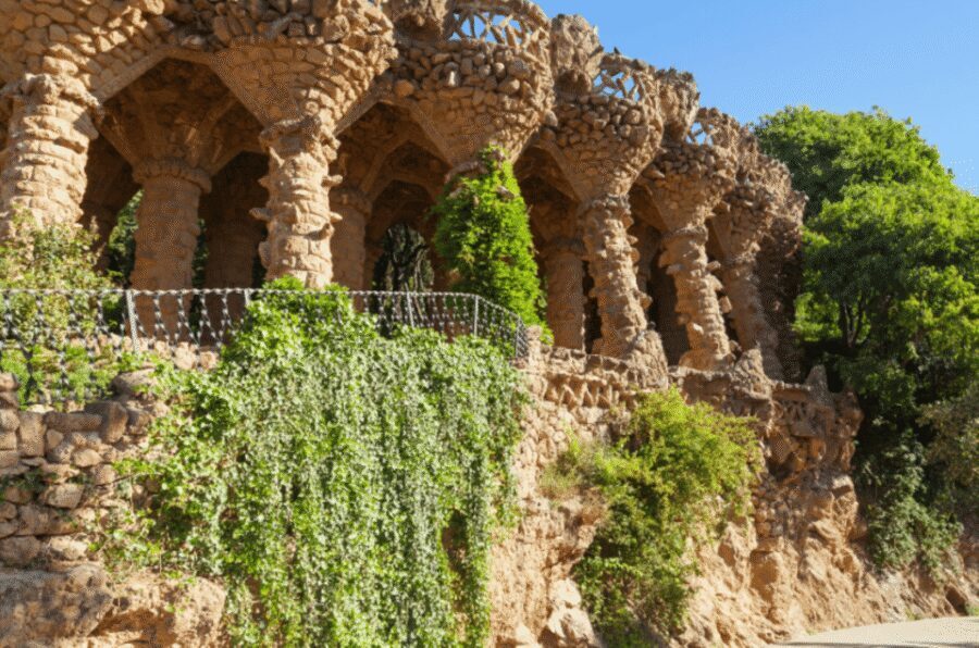Barcelona: Guell Park Small-Group Tour & Dragon Stairway - Twisting Viaducts and the Garden City Idea