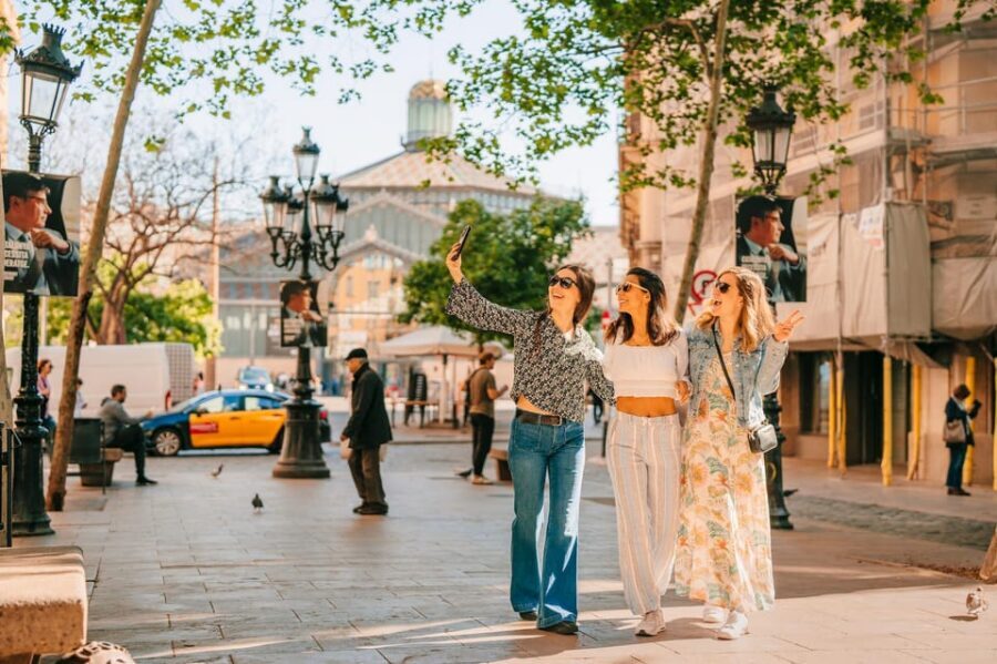 Barcelona: Guided Walking City Tour, Cable Car & Boat Ride - Port Vell by Boat and the Columbus Monument Angle