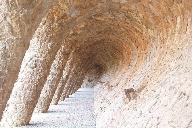 Barcelona Half-day Tour With Local Driver-guide - How the hotel-to-port route saves your time