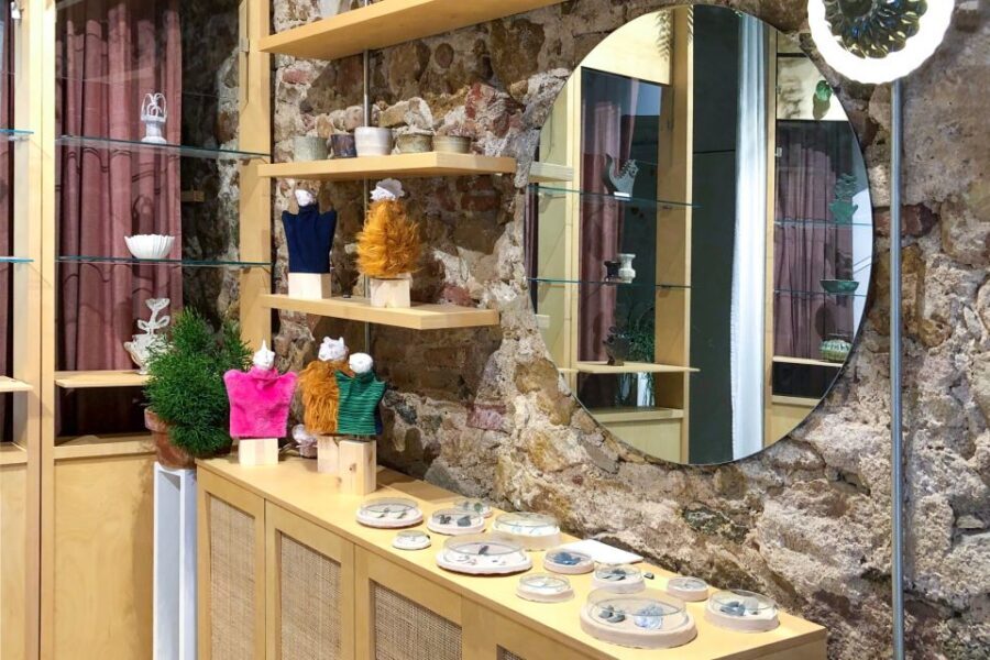 Barcelona: Handmade Ceramic Tiles Workshop - Two take-home options: pickup later or keep a finished tile