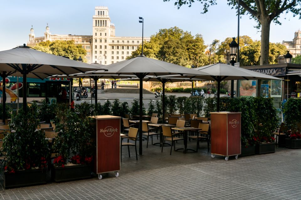 Barcelona: Hard Rock Cafe Experience - American classics on the plate, plus real veggie options