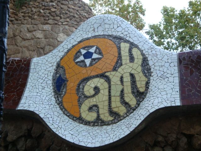 Barcelona: Hidden Secrets City Tour in German or English - How the 195 minutes usually feel in your day