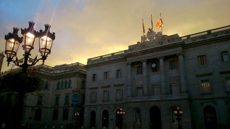 Barcelona Highlights Bike Tour - Logistics that matter: timing, where you meet, and what to bring