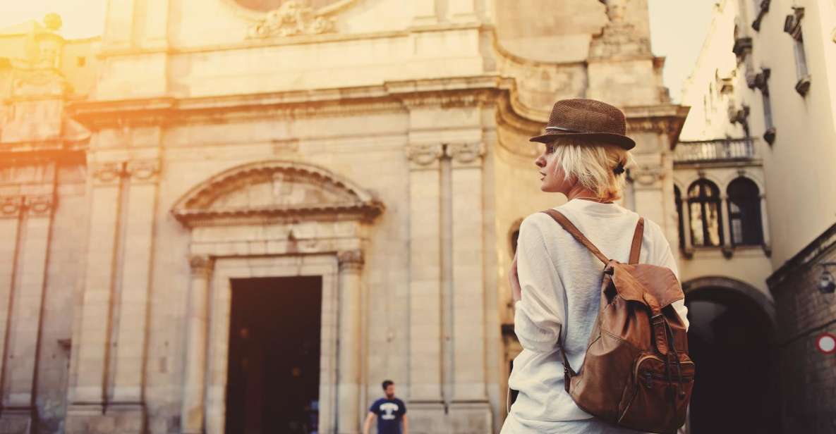 Barcelona: Highlights & Gems Private Tour with Tapa & Drink - Starting at Plaça del Teatre: getting your bearings on La Rambla
