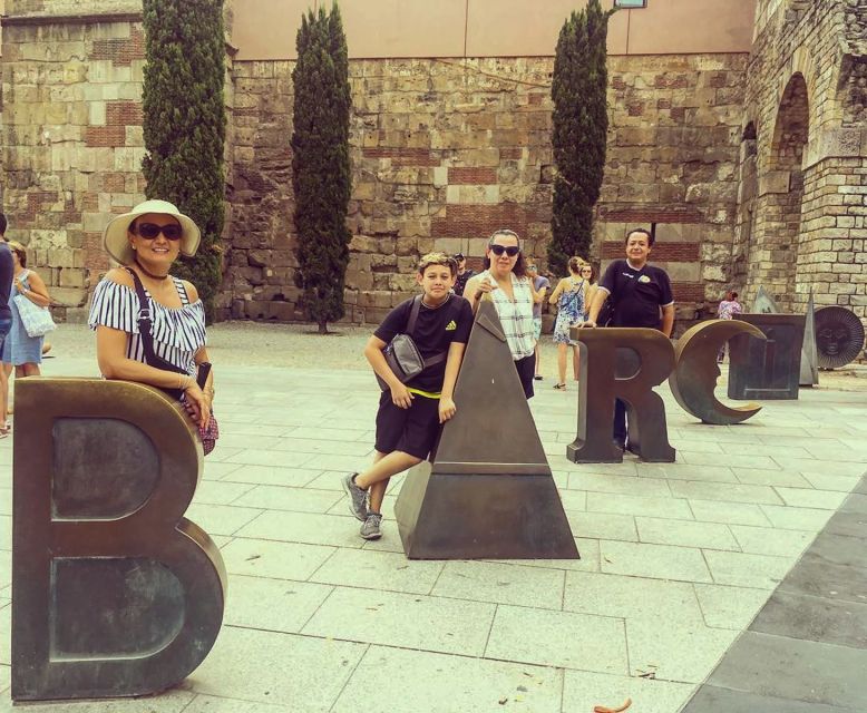 Barcelona: Highlights & Gems Private Tour with Tapa & Drink - Price and value: what $93 per person buys you in 3 hours