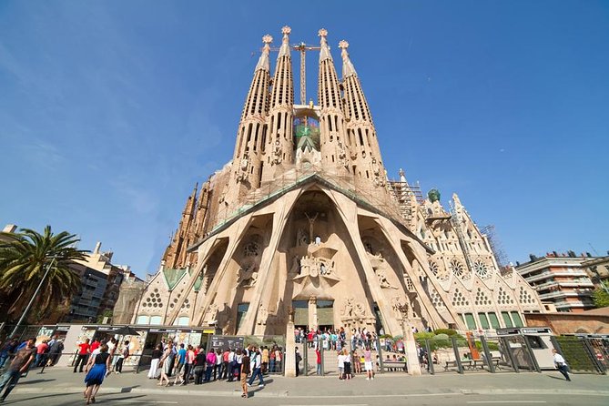 Barcelona Highlights & Montserrat with Port or Hotel Pick Up - Museu Nacional d’Art de Catalunya and Plaça de Espanya: Worth a Glance