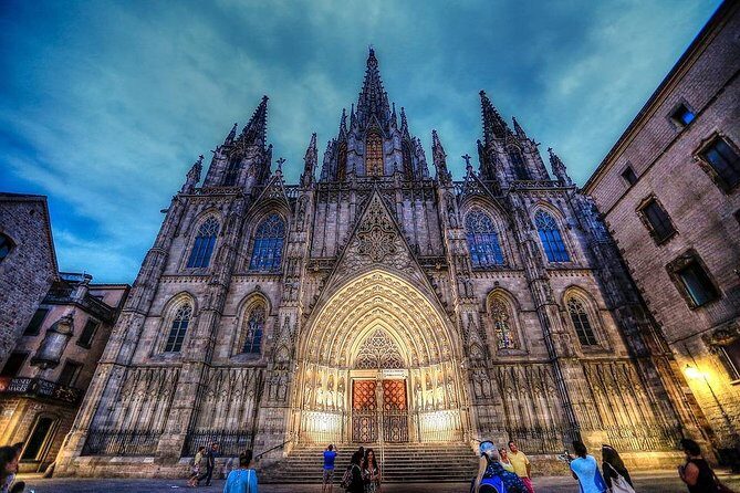 Barcelona Highlights Private Tour with Driver and Official Guide - Gothic Quarter and the Seo (Barcelona Cathedral): short stops with big storytelling potential
