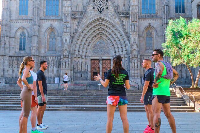 Barcelona Highlights Running Tour - Meeting point, pace, and group size: built for all runners