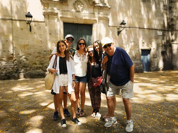 Barcelona Highlights & Secrets Private Tour with Tapa & Drink - Palau Güell and Reial Square: Gaudí With a Street-Level Point