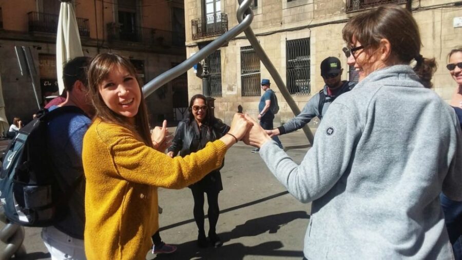 Barcelona Highlights Small Group Half-Day Tour with Pickup - Booking tips that make this tour smoother