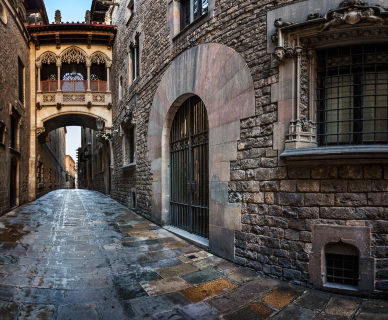 Barcelona in a Day Full-Day Sightseeing Private Tour - Starting at Emporio Souvenirs: why this meeting point matters