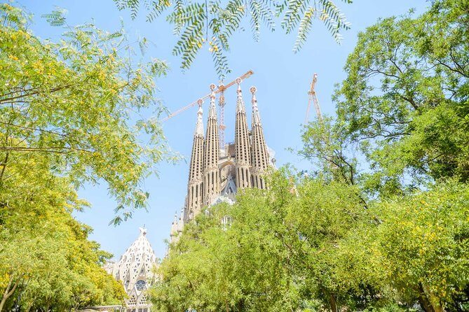 Barcelona in One Day eBike Tour with Park Güell Ticket - Meeting point and timing: how to start the day smoothly