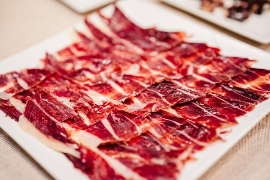 Barcelona: Jamón Experience Premium - Skip-the-line entry and small group pacing