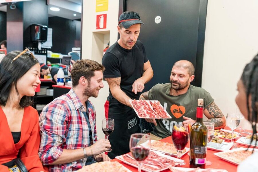 Barcelona: Jamón Experience Premium - Your route: Passatge de Simó 26 to the tasting room and back