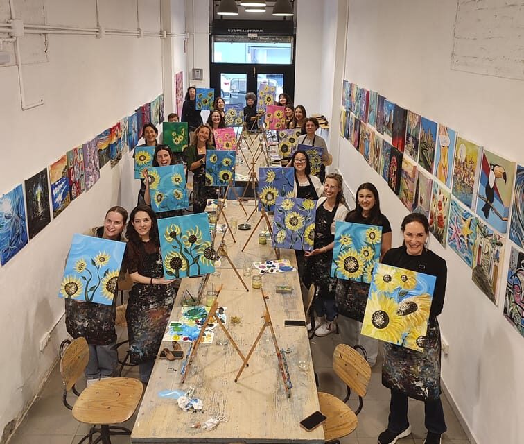 Barcelona: Learn to paint, sip wine, enjoy snacks & music - What you’ll learn: mixing, light and shadow, and composition