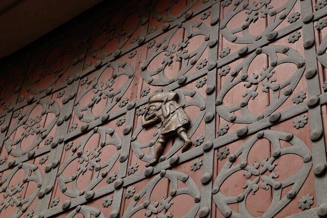 Barcelona Literary Tour - Beyond Orwell and Hemingway - Stop 2: El Born and La Ribera, Medieval Footsteps and Social Contrast