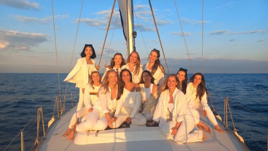 Barcelona: Luxury Private Sunset Yacht Cruise - When the skyline turns gold: W Hotel, Barceloneta, Olympic Towers