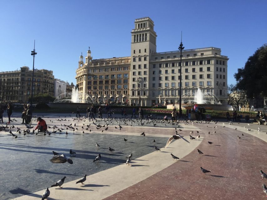 Barcelona: Market, Tasty Tapas/Food and Gothic History Tour - Drinks on the walk: wine, Clara beer, cava, and the porrón option