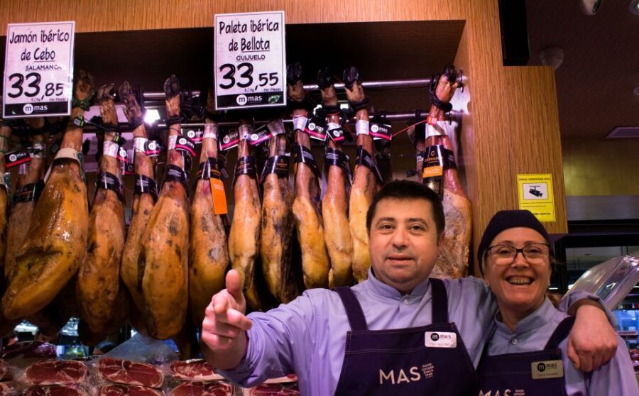 Barcelona: Market, Tasty Tapas/Food and Gothic History Tour - The Gothic Quarter stops: why the food feels more local here