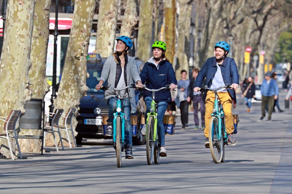 Barcelona: Montjuic Hill E-Bike Tour - National Palace terraces: 360-degree views from the top angle
