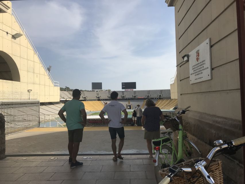 Barcelona: Montjuic Hill E-Bike Tour - Pedró Square, El Raval, and Gothic streets: the ride down into real Barcelona