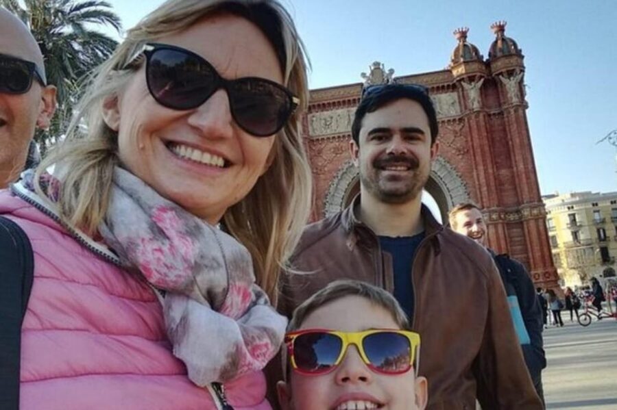 Barcelona : Montjuic Walking tour With A Guide - Jardins del Mirador: When the View Is the Attraction