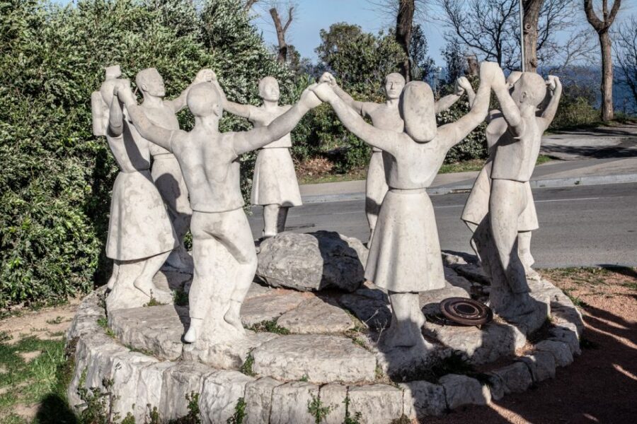 Barcelona: Montjuïc Walking Tour With Optional Flamenco Show - Carmen Amaya Monument: Flamenco Beyond the Stereotype