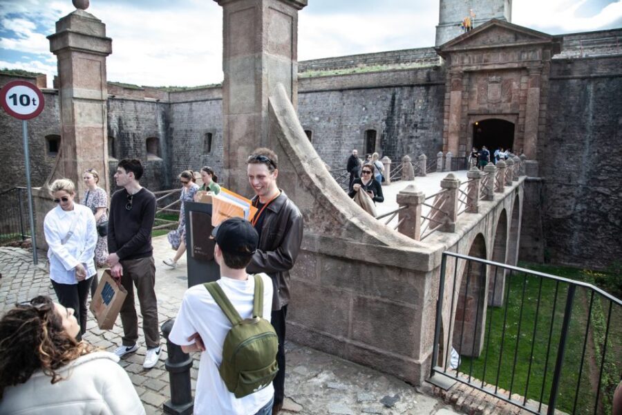Barcelona: Montjuïc Walking Tour With Optional Flamenco Show - Optional Flamenco at El Paraigua: A Night With a Local Rhythm