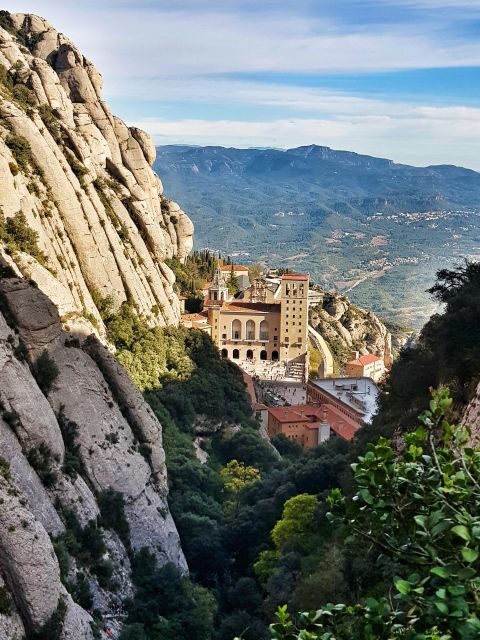 Barcelona: Montserrat Private Tour for Families with Pickup - Montserrat from Barcelona: why this private family setup works