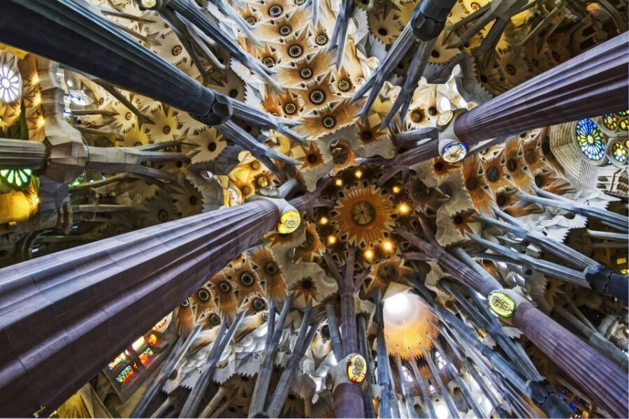 Barcelona: Montserrat & Sagrada Familia Guided Tour - The important breaks: what to do during your Barcelona gap
