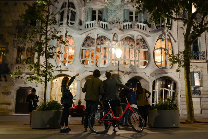Barcelona Night Bike Tour with Local Tapas and Cava Stop - Key things I’d plan around